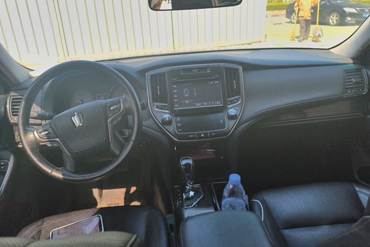 Used Toyota Crown 2015 2.5L Smart Edition Center Console