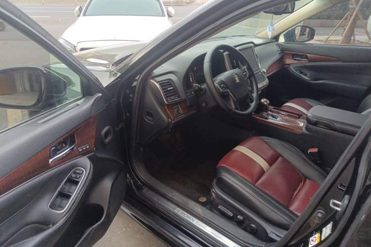 Used Toyota Crown 2015 2.0T Elite Edition Driver Seat