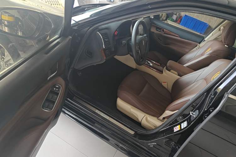 Used Toyota Crown 2015 2.0T Pioneer Edition Driver Seat