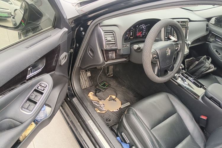 Used Toyota Crown 2015 2.0T Fashion Edition Driver Seat