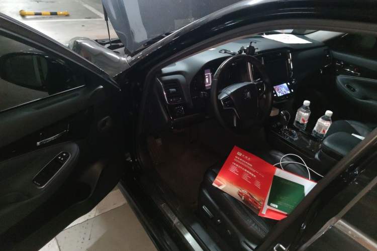 Used Toyota Crown 2015 2.0T Fashion Edition Driver Seat