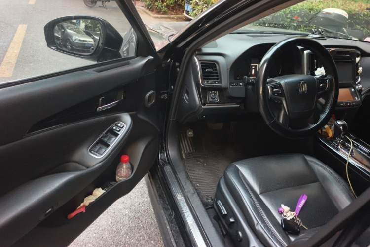 Used Toyota Crown 2015 2.0T Fashion Edition Driver Seat