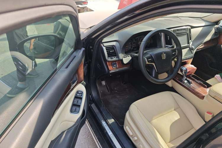 Used Toyota Crown 2015 2.0T Fashion Edition Driver Seat