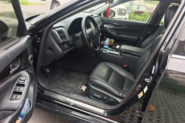 Used Toyota Crown 2015 2.0T Fashion Edition Driver Seat