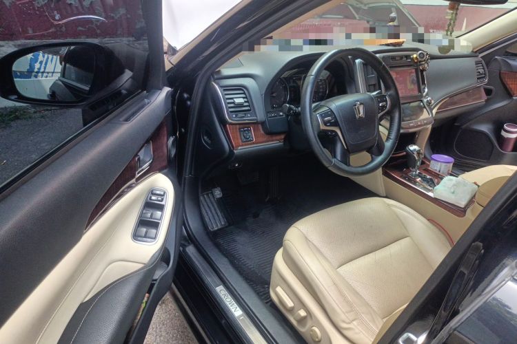 Used Toyota Crown 2015 2.0T Fashion Edition Driver Seat
