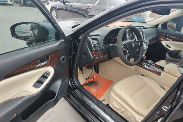Used Toyota Crown 2015 2.0T Fashion Edition Driver Seat