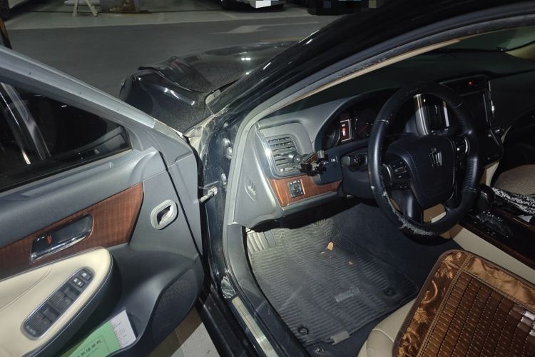 Used Toyota Crown 2015 2.0T Fashion Edition Driver Seat