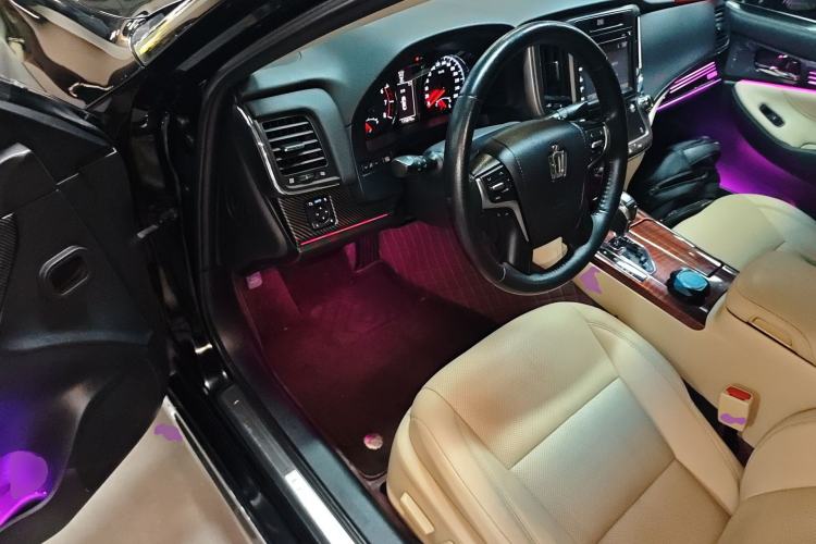 Used Toyota Crown 2015 2.0T Fashion Edition Driver Seat