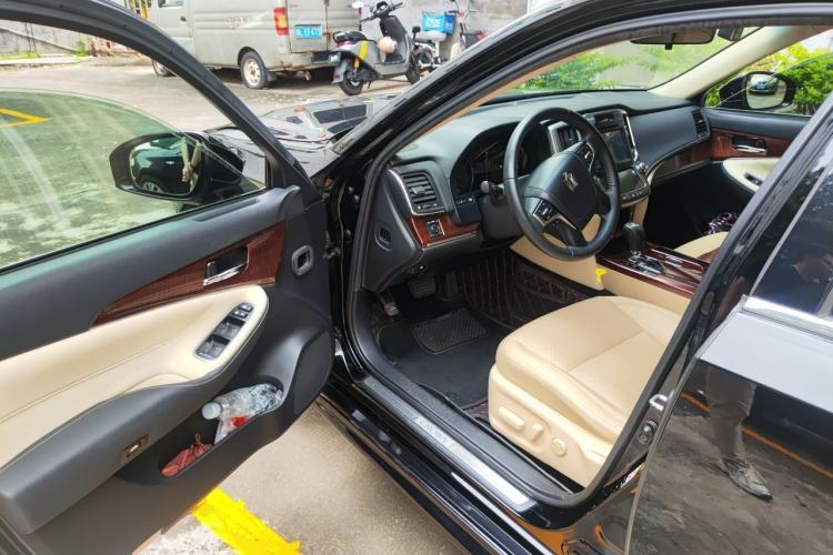 Used Toyota Crown 2015 2.0T Fashion Edition Driver Seat