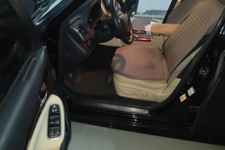 Used Toyota Crown 2015 2.0T Fashion Edition Driver Seat