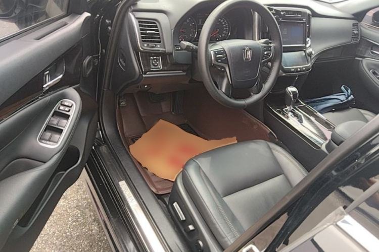 Used Toyota Crown 2015 2.0T Fashion Edition Driver Seat