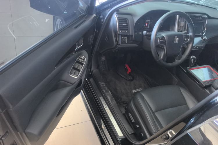 Used Toyota Crown 2015 2.0T Fashion Edition Driver Seat