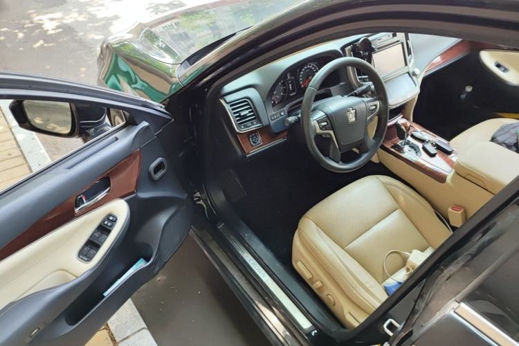 Used Toyota Crown 2015 2.0T Fashion Edition Driver Seat