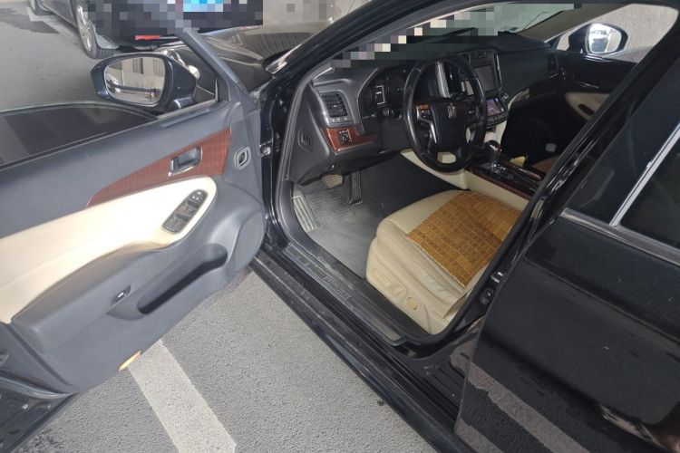 Used Toyota Crown 2015 2.0T Fashion Edition Driver Seat