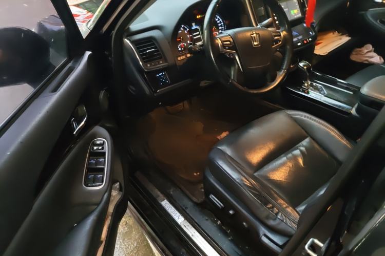 Used Toyota Crown 2015 2.0T Fashion Edition Driver Seat