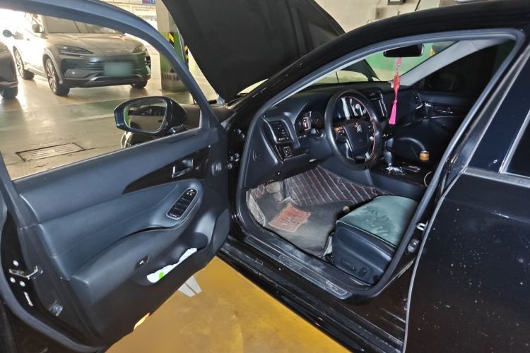 Used Toyota Crown 2015 2.0T Fashion Edition Driver Seat