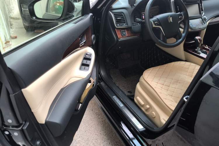 Used Toyota Crown 2015 2.0T Fashion Edition Driver Seat