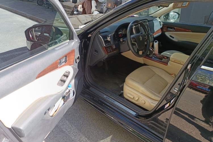 Used Toyota Crown 2015 2.0T Fashion Edition Driver Seat