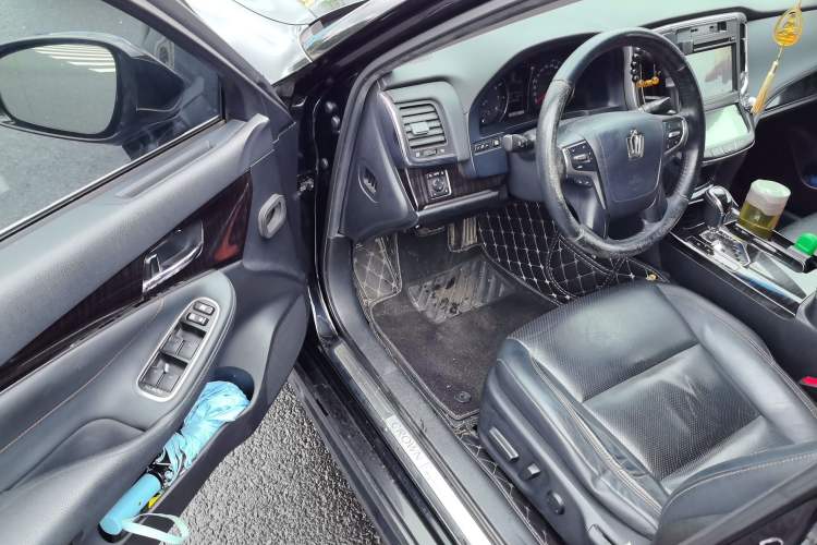 Used Toyota Crown 2015 2.0T Fashion Edition Driver Seat