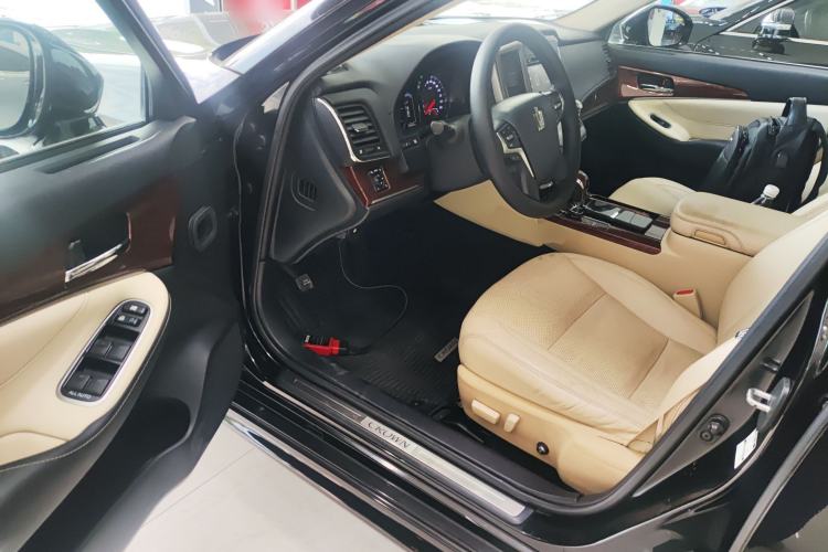 Used Toyota Crown 2015 2.0T Pioneer Edition Driver Seat