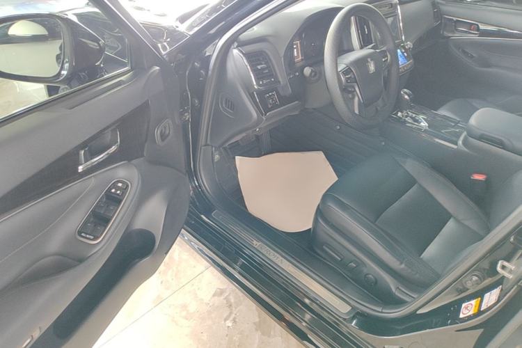 Used Toyota Crown 2015 2.5L Smart Edition Driver Seat