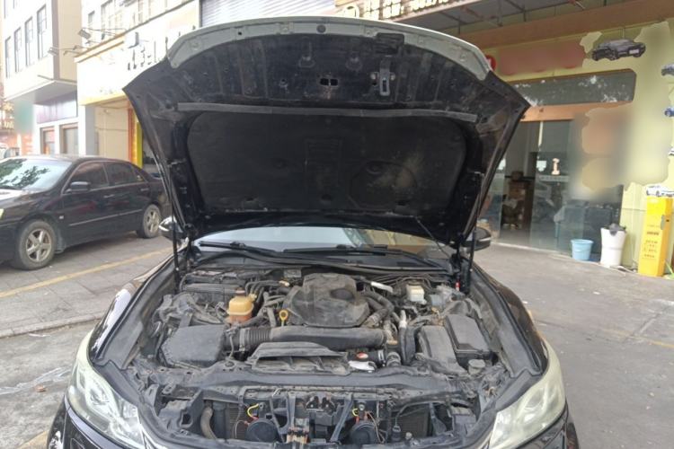 Used Toyota Crown 2015 2.0T Elite Edition Engine Bay