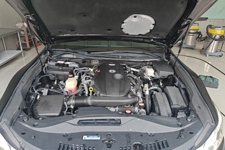 Used Toyota Crown 2015 2.0T Pioneer Edition Engine Bay