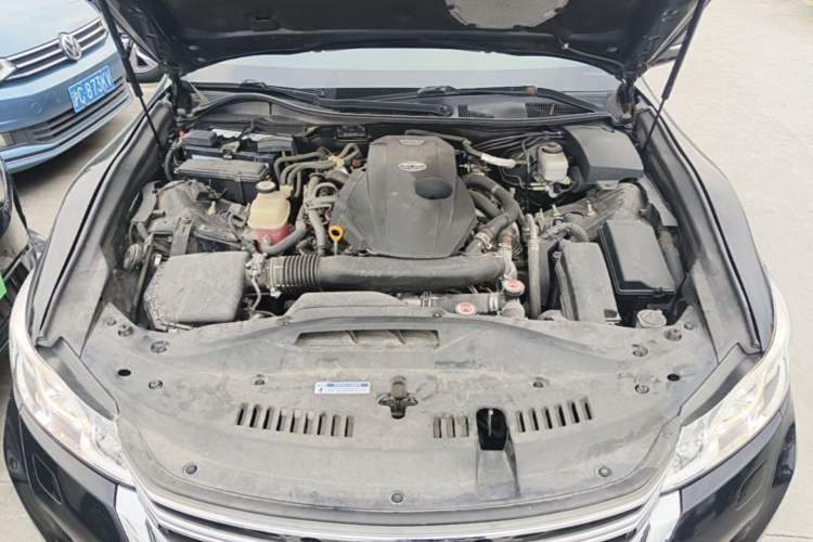 Used Toyota Crown 2015 2.0T Fashion Edition Engine Bay