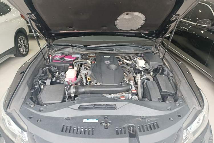 Used Toyota Crown 2015 2.0T Fashion Edition Engine Bay