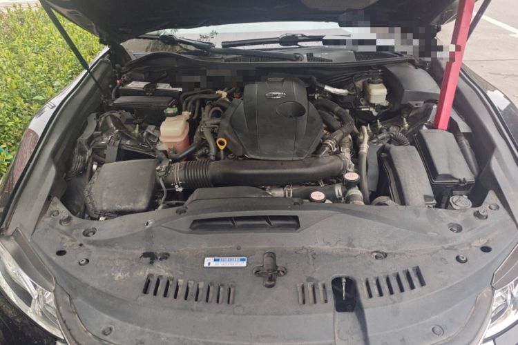 Used Toyota Crown 2015 2.0T Fashion Edition Engine Bay