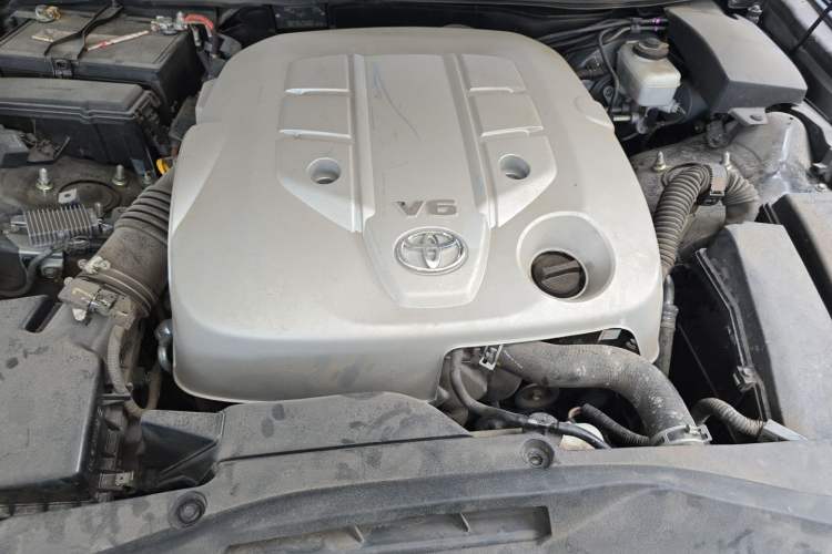 Used Toyota Crown 2015 2.5L Smart Edition Engine Bay