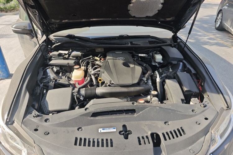 Used Toyota Crown 2015 2.0T Fashion Edition Engine Bay