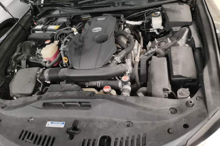 Used Toyota Crown 2015 2.0T Fashion Edition Engine Bay