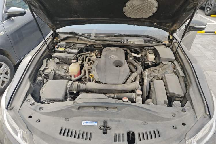 Used Toyota Crown 2015 2.0T Fashion Edition Engine Bay