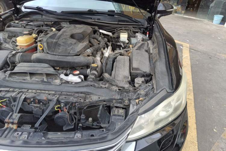 Used Toyota Crown 2015 2.0T Elite Edition Engine Bay Left