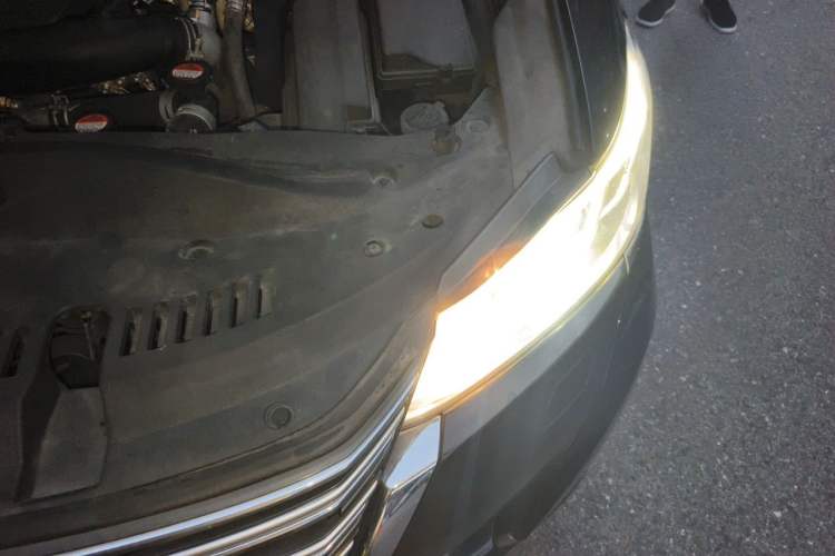 Used Toyota Crown 2015 2.0T Fashion Edition Engine Bay Left