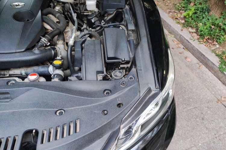 Used Toyota Crown 2015 2.0T Premium Edition Engine Bay Left