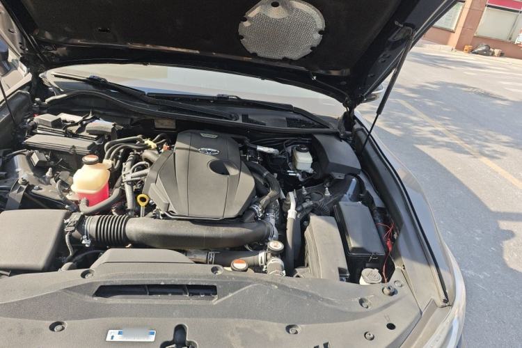 Used Toyota Crown 2015 2.0T Fashion Edition Engine Bay Left