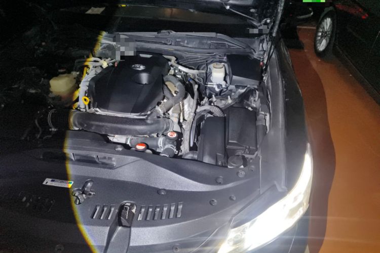 Used Toyota Crown 2015 2.0T Fashion Edition Engine Bay Left