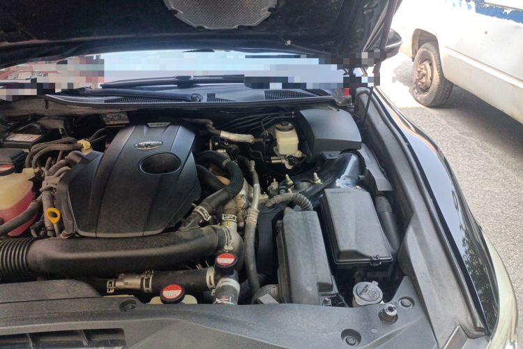 Used Toyota Crown 2015 2.0T Fashion Edition Engine Bay Left