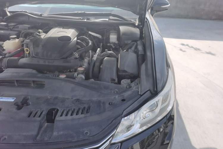 Used Toyota Crown 2015 2.0T Fashion Edition Engine Bay Left