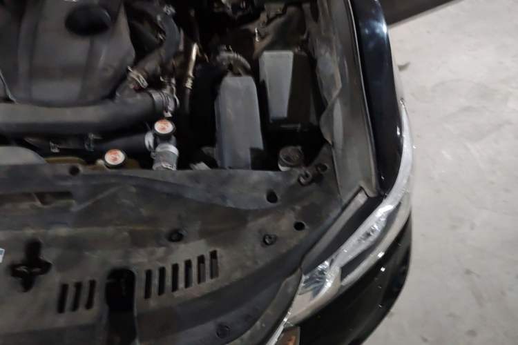 Used Toyota Crown 2015 2.0T Fashion Edition Engine Bay Left