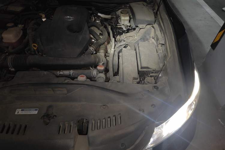 Used Toyota Crown 2015 2.0T Fashion Edition Engine Bay Left