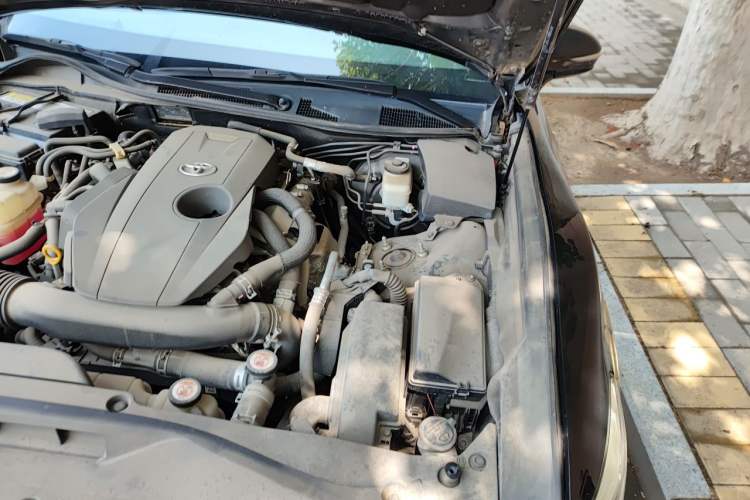 Used Toyota Crown 2015 2.0T Fashion Edition Engine Bay Left