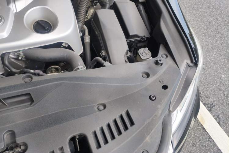 Used Toyota Crown 2015 2.5L Smart Edition Engine Bay Left