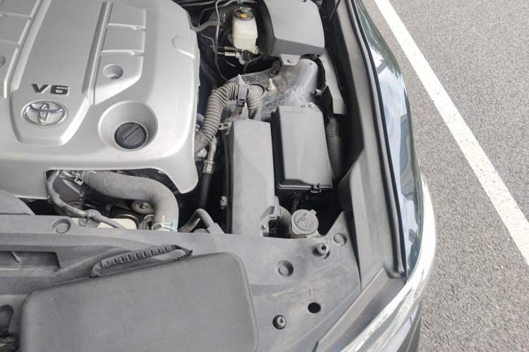 Used Toyota Crown 2015 2.5L Executive Edition Engine Bay Left