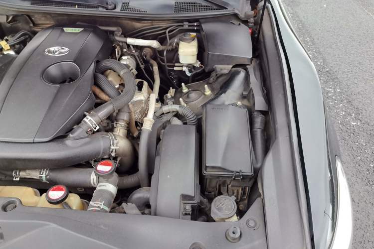 Used Toyota Crown 2015 2.0T Fashion Edition Engine Bay Left