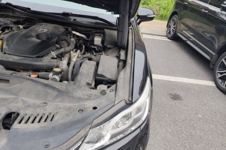 Used Toyota Crown 2015 2.0T Fashion Edition Engine Bay Left