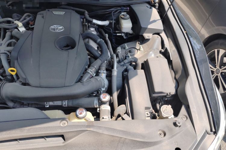 Used Toyota Crown 2015 2.0T Fashion Edition Engine Bay Left