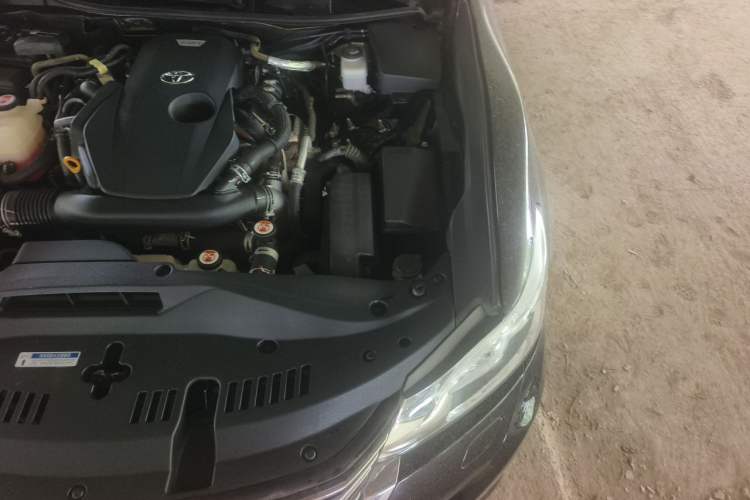 Used Toyota Crown 2015 2.0T Fashion Edition Engine Bay Left